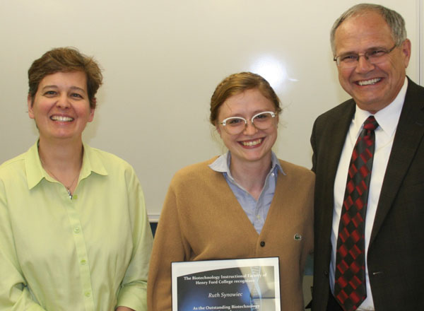Left to right: Dr. Jolie Stepaniak, Ruth Synowiec, and HFC President Dr. Stan Jensen