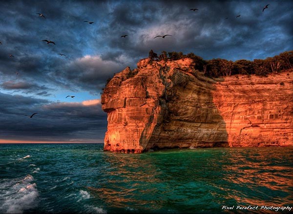 Photo of pictured rocks