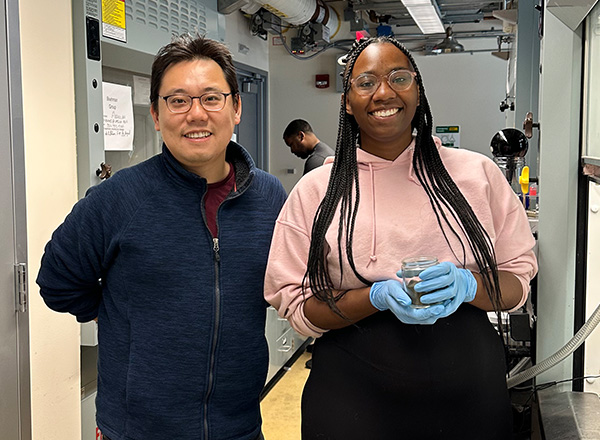 HFC alumna Daisha Griffin (right) and her UROP project mentor, Dr. Taehoon Han (left) of U-M. 